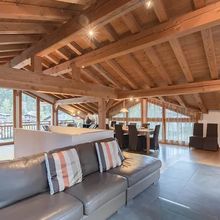 Chalet Superbe 4 Etoiles Avec Sauna Et Garage Proche Des Pistes - Fr-1-343-184 *